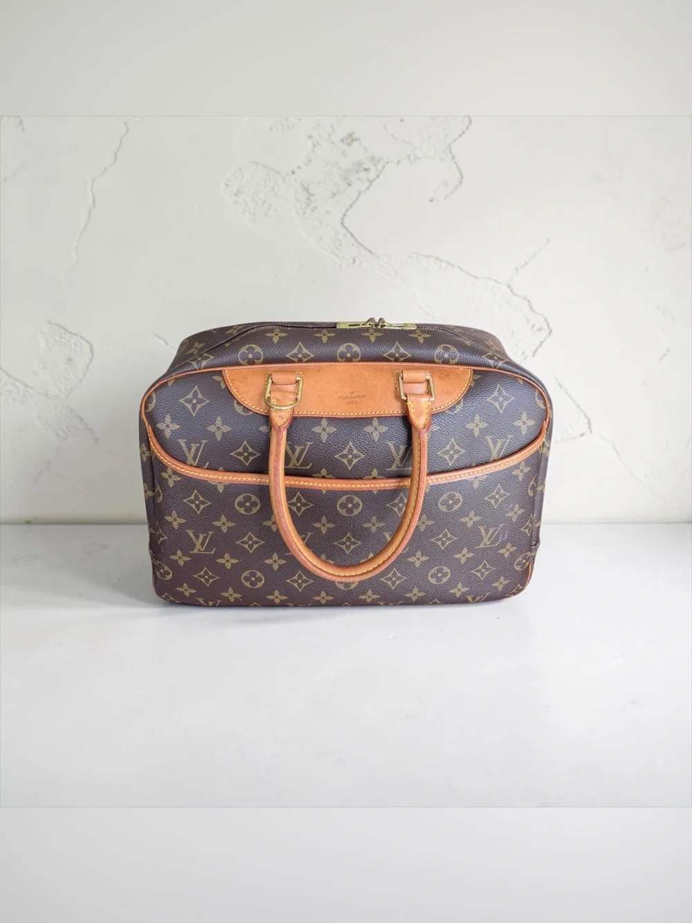 Authentic Louis Vuitton Monogram Deauville
Handbag w/ COA - Picture 7 of 16